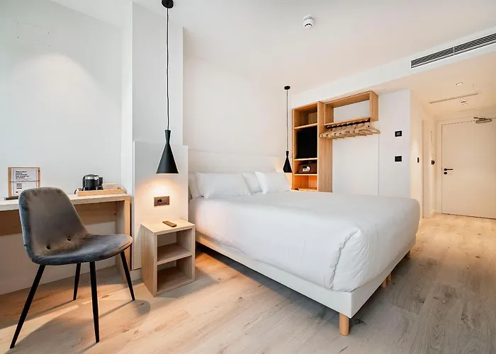 Oeste 酒店 圣塞瓦斯蒂安