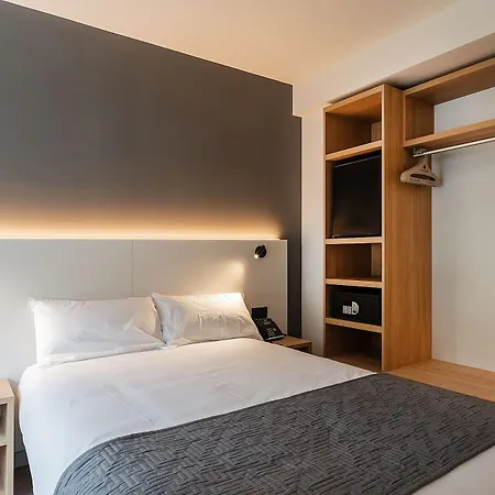 Hotel Oeste 2*