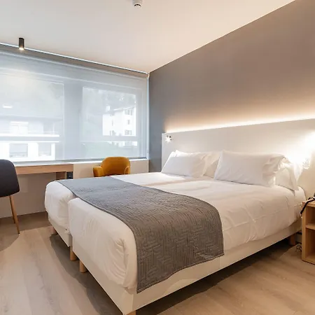 ホテル Oeste By Limehome 2*