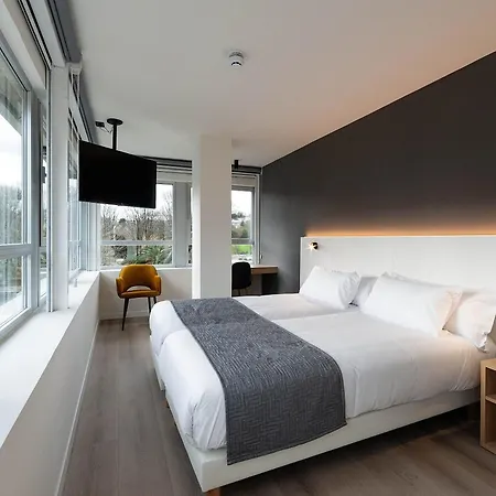 Oeste By Limehome 2*