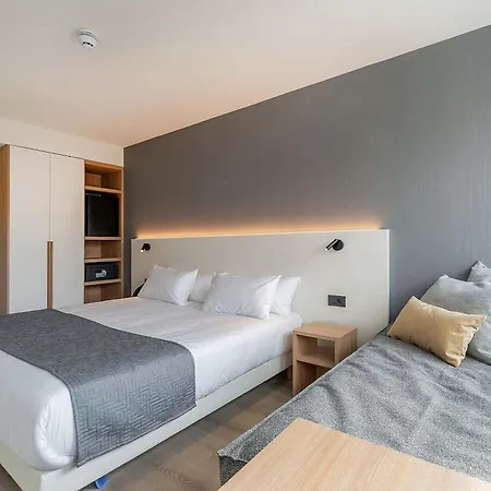 Oeste By Limehome 2*