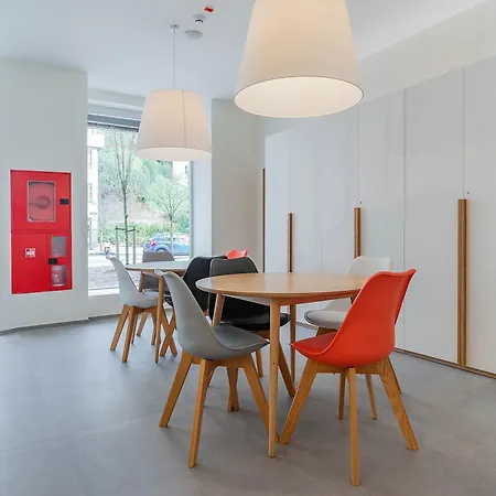 Oeste By Limehome 2*